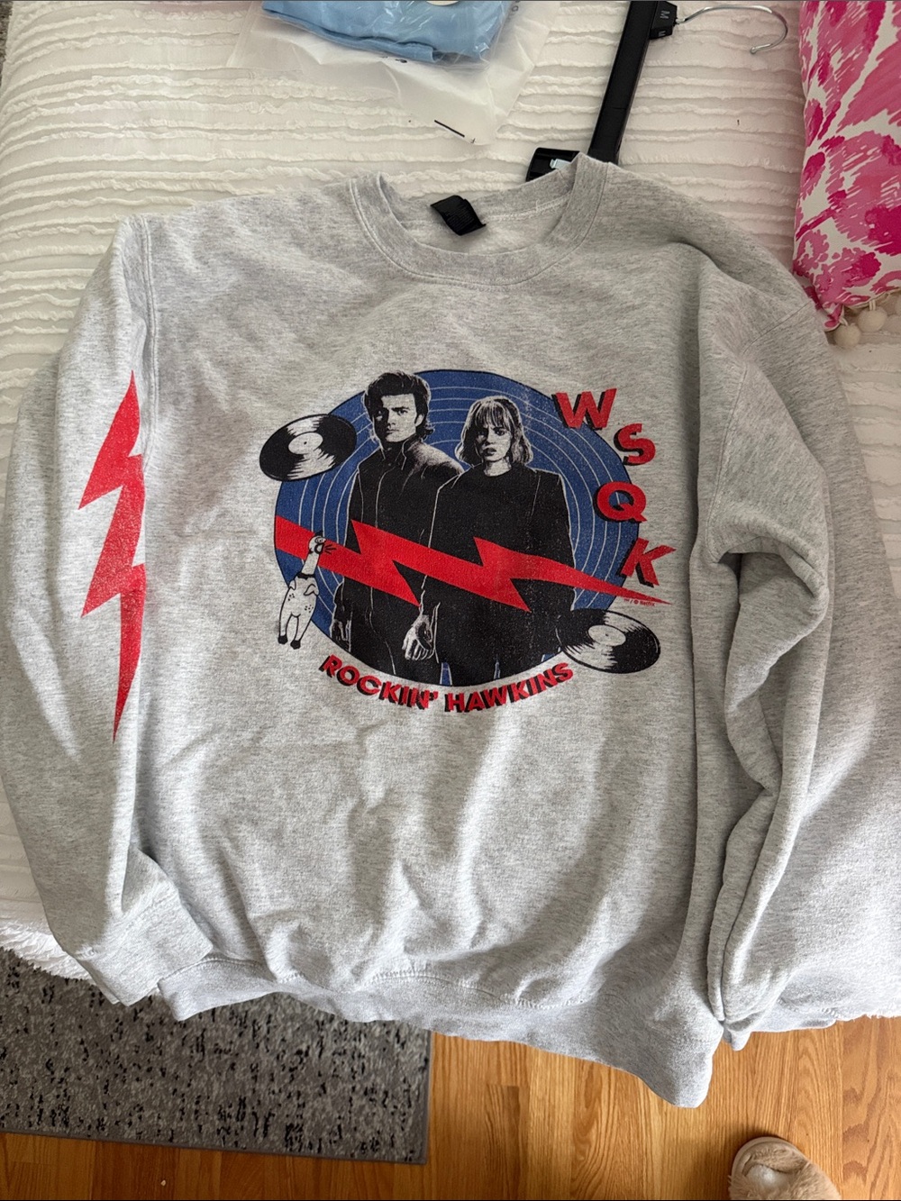 Gray Rockin' Hawkins Graphic Crewneck Sweatshirt -